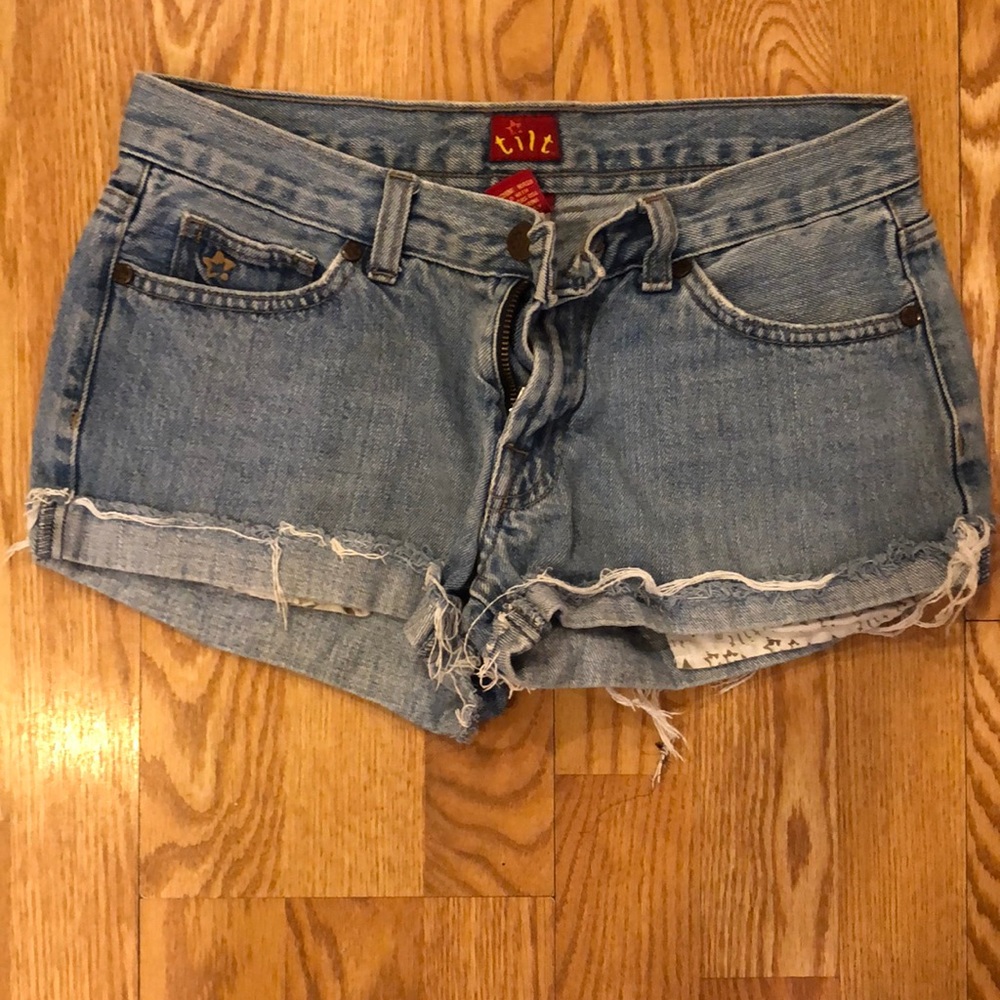 Tilt short jean shorts!